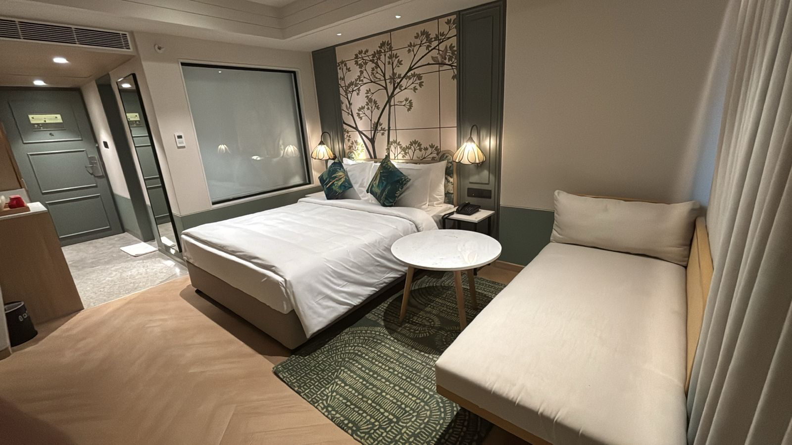 Royal Deluxe Room 1