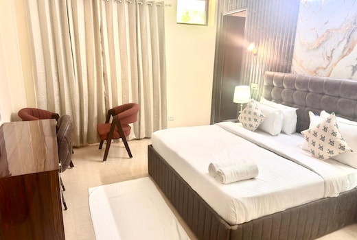 Fortune Home Service Apartment, Sector-72, Noida