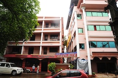 Hotel Navaratna Deluxe, Karwar