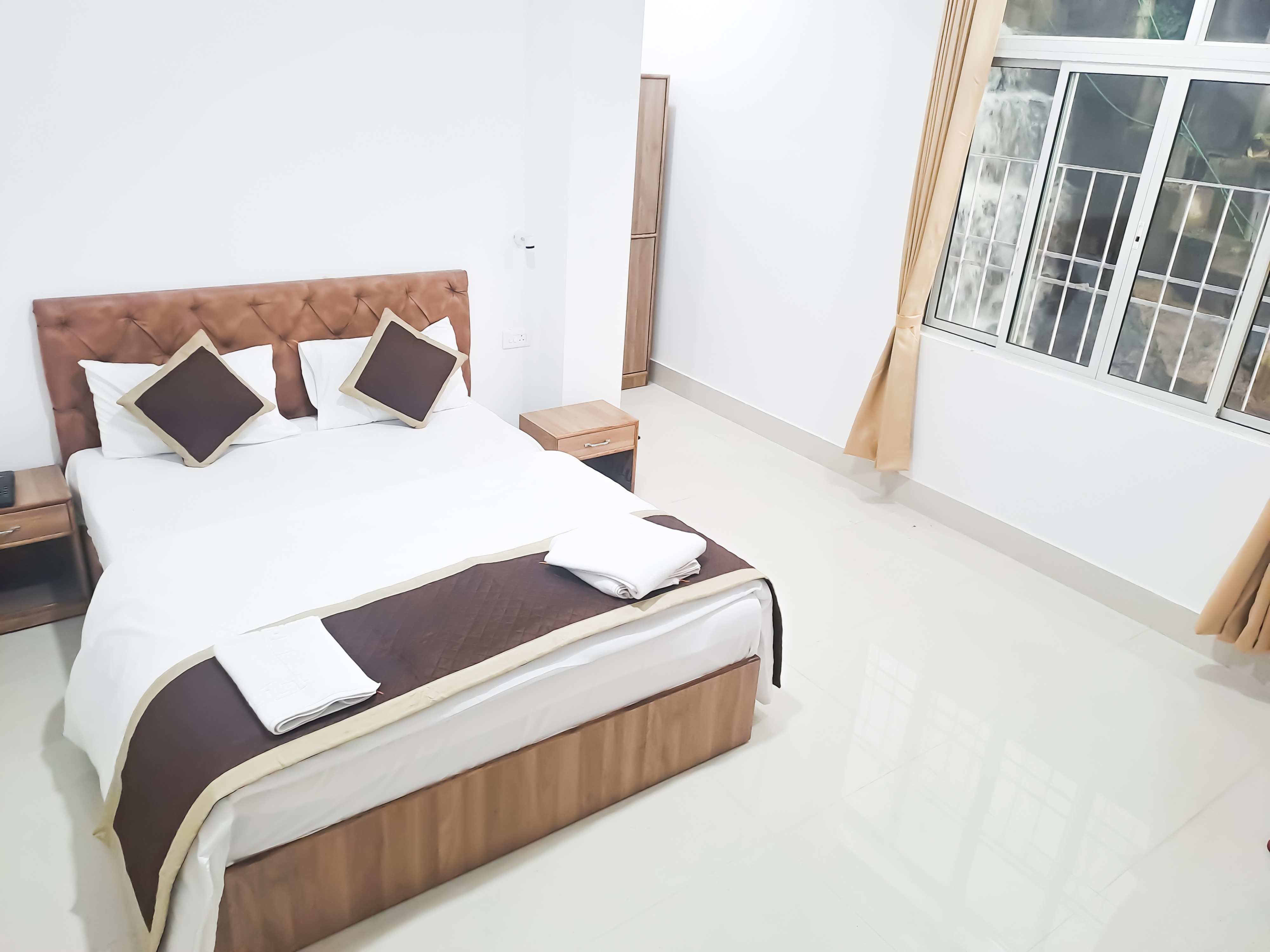 Hotel East Inn Gangtok - Tap to explore photos
