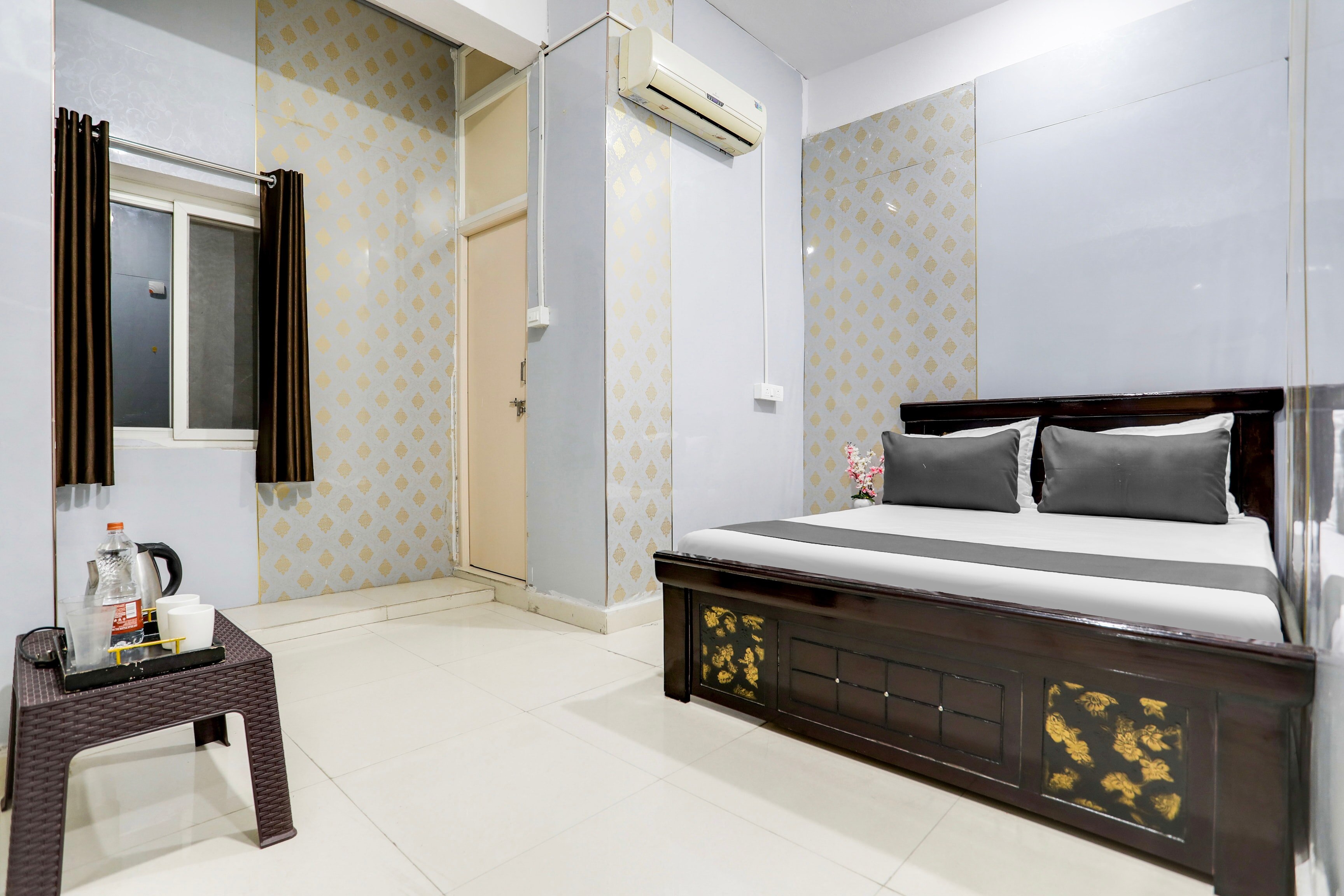 Super Hotel O Veduka Banquets & Luxury Rooms - Tap to explore photos
