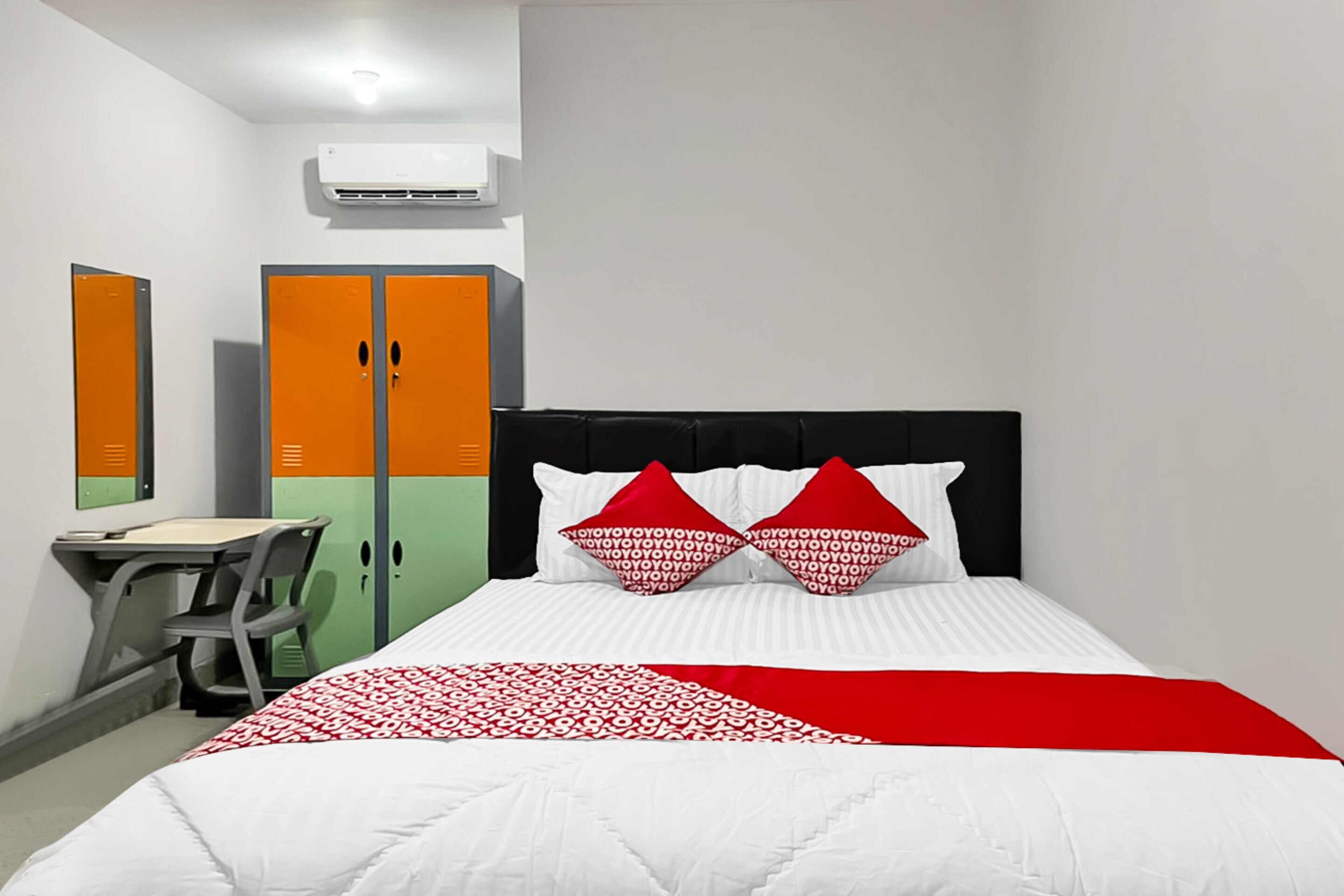 OYO 90708 Kbr Home - Tap to explore photos