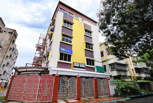 FabExpress Wild Orchid - 800m from Medica Superspecialty Hospital
