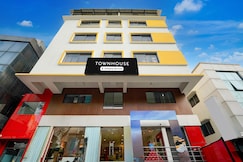 Super Townhouse Jeevan Bima Nagar Indranagar, Bangalore