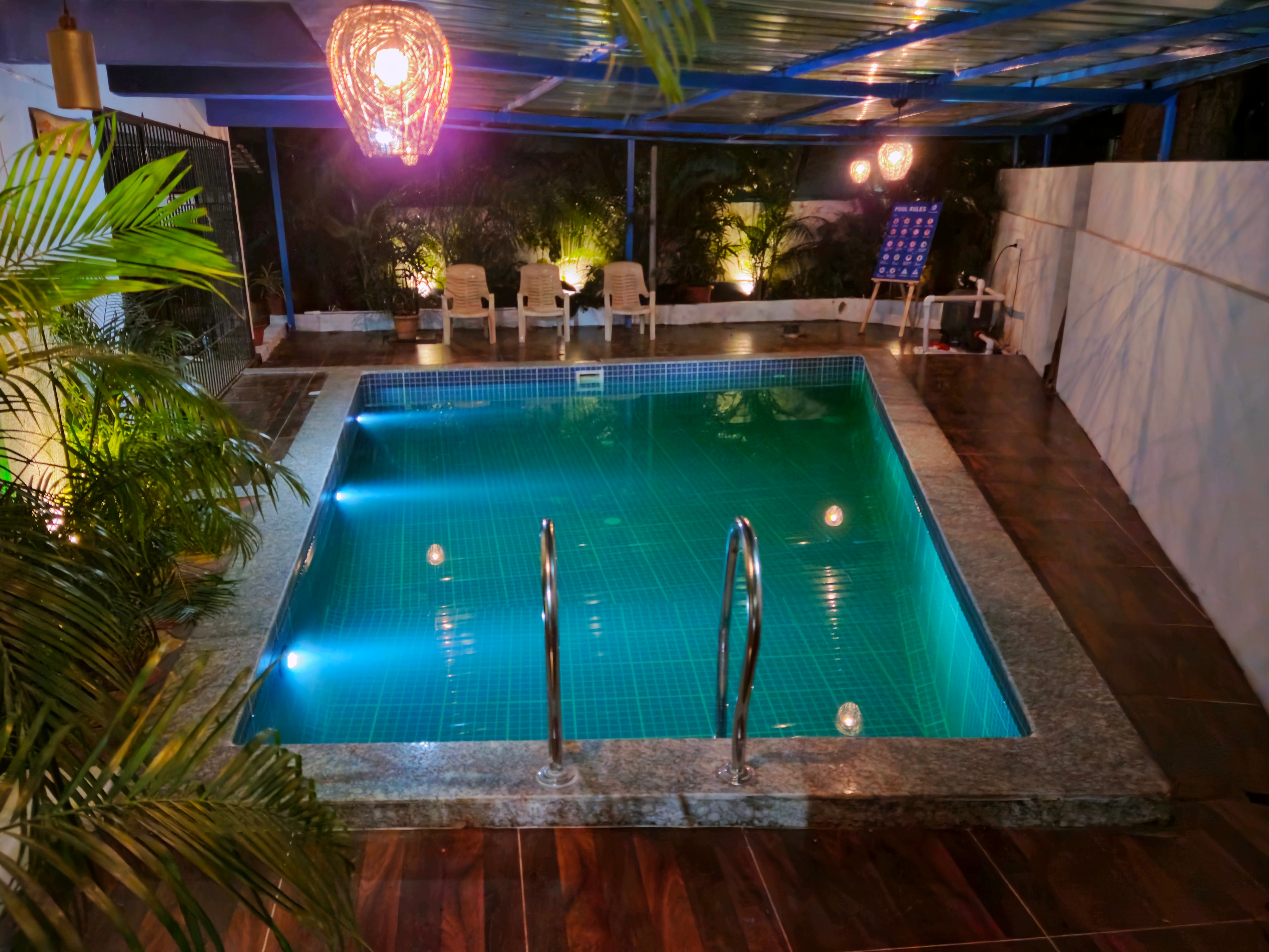 Happy 4 bhk Villa with Kitchen and Wifi - Tap to explore photos