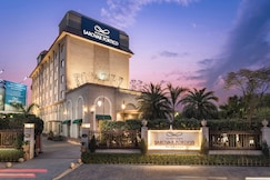 Nidhivan Sarovar Portico-Vrindavan Mathura