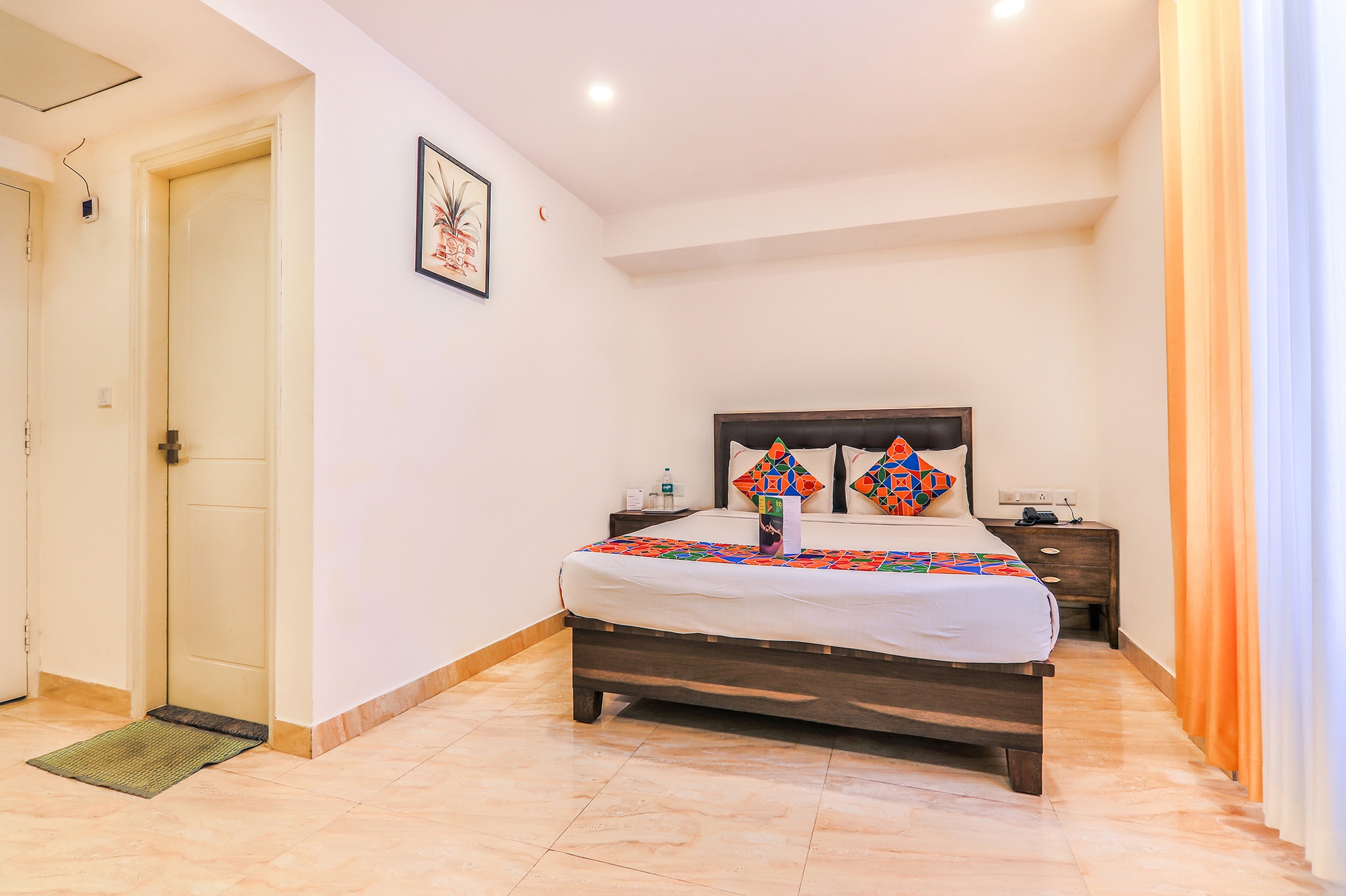 FabHotel Oakwey Inn - Indiranagar - Tap to explore photos