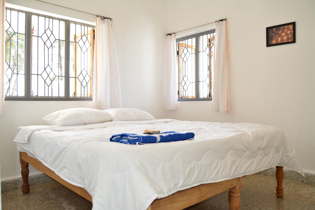 2BHK Sea view Villa on Talpona Beach - Tap to explore photos