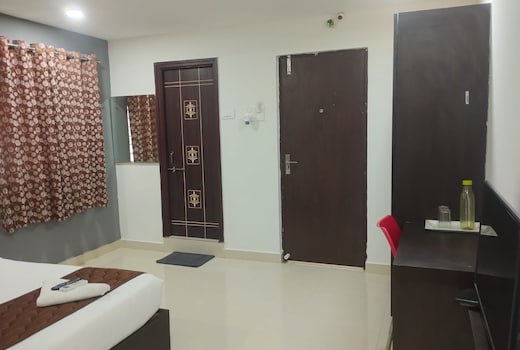 Deccan Retreat Near US Consulate