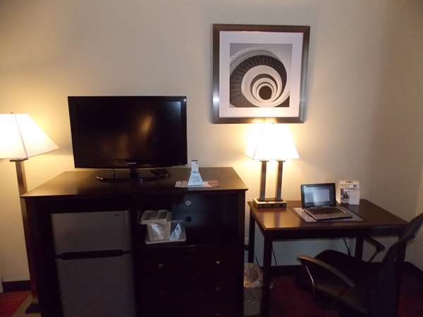 Best Western Springfield West Inn - Tap to explore photos
