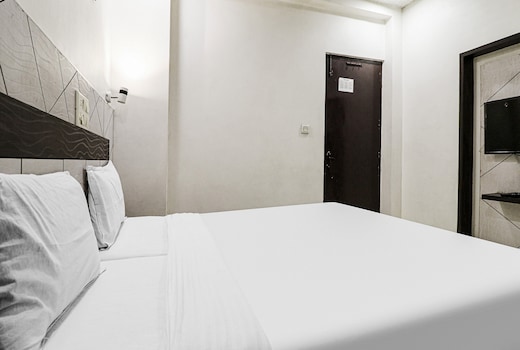 Hotel O Surya