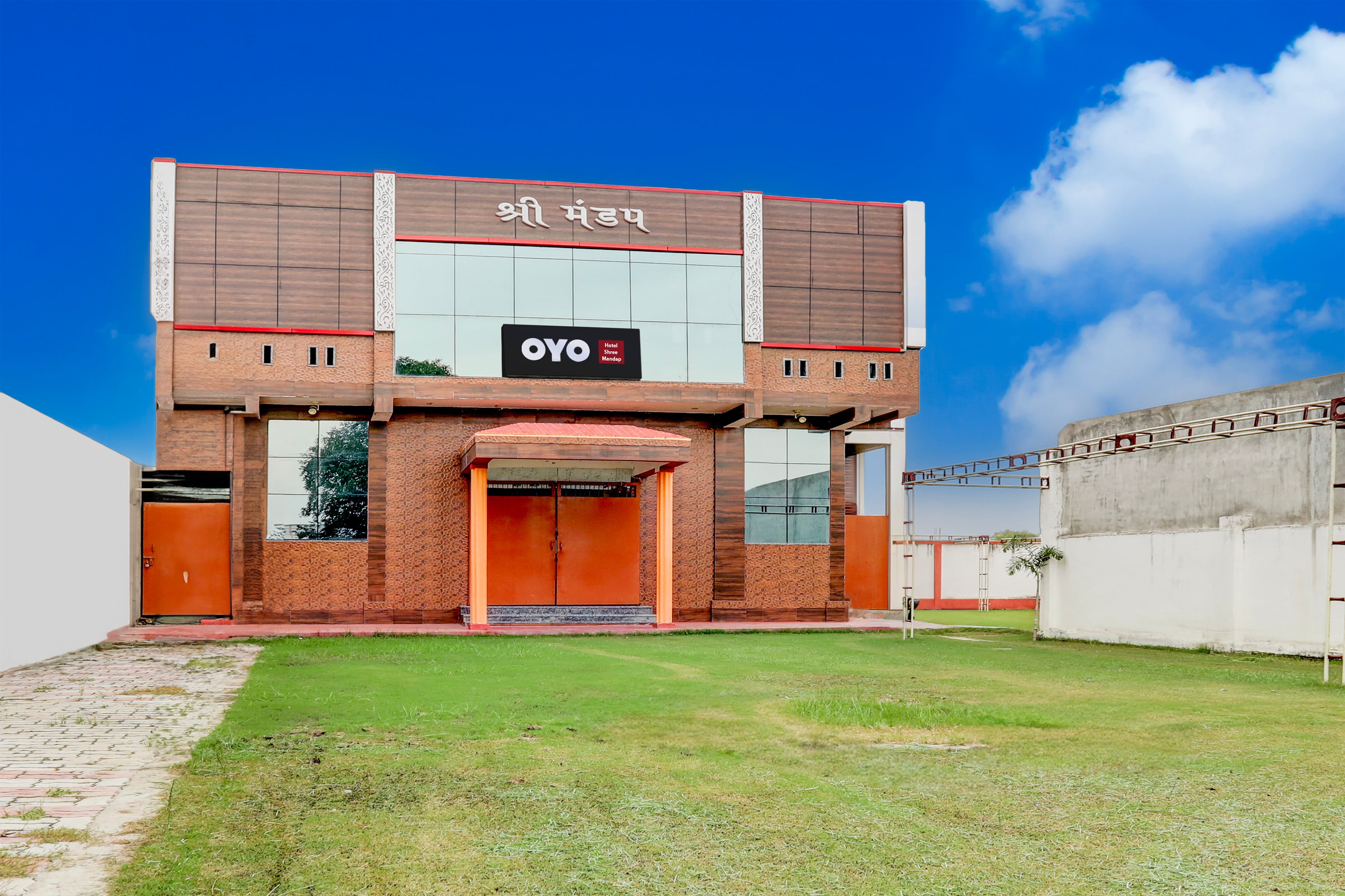 Hotel O SHREE MANDAP HOTEL - Tap to explore photos