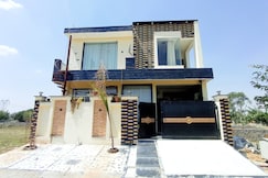 Miraya villa with Private Pool & Jacuzzi(hot tub), Jaipur