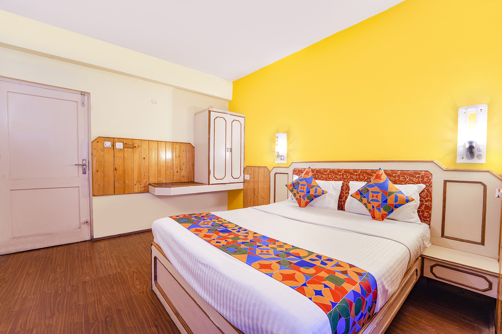 FabHotel JS Heritage - Nr. Kodaikanal Lake - Tap to explore photos