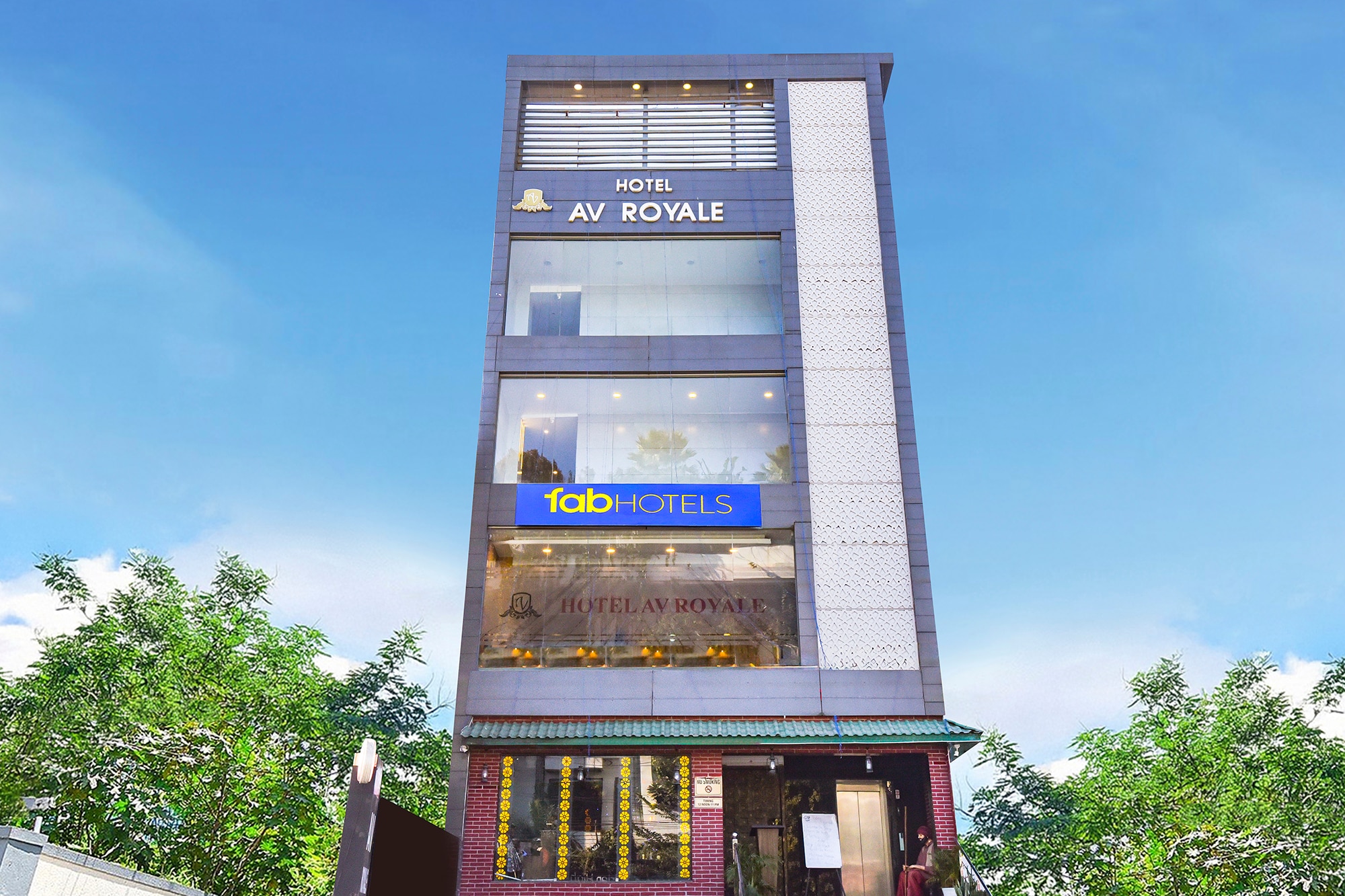 FabHotel Prime AV Royale - Nr. GMS Road - Tap to explore photos