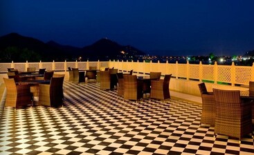 Radisson Blu Udaipur Palace Resort & Spa