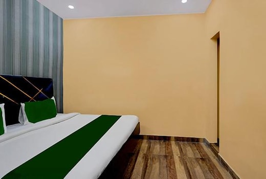 FabHotel Lotus Inn