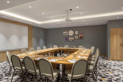 Hampton By Hilton Cerkezkoy, Saray