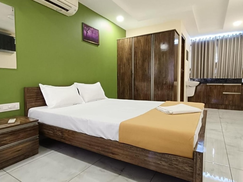 Luxe Inn,Cochin - Tap to explore photos