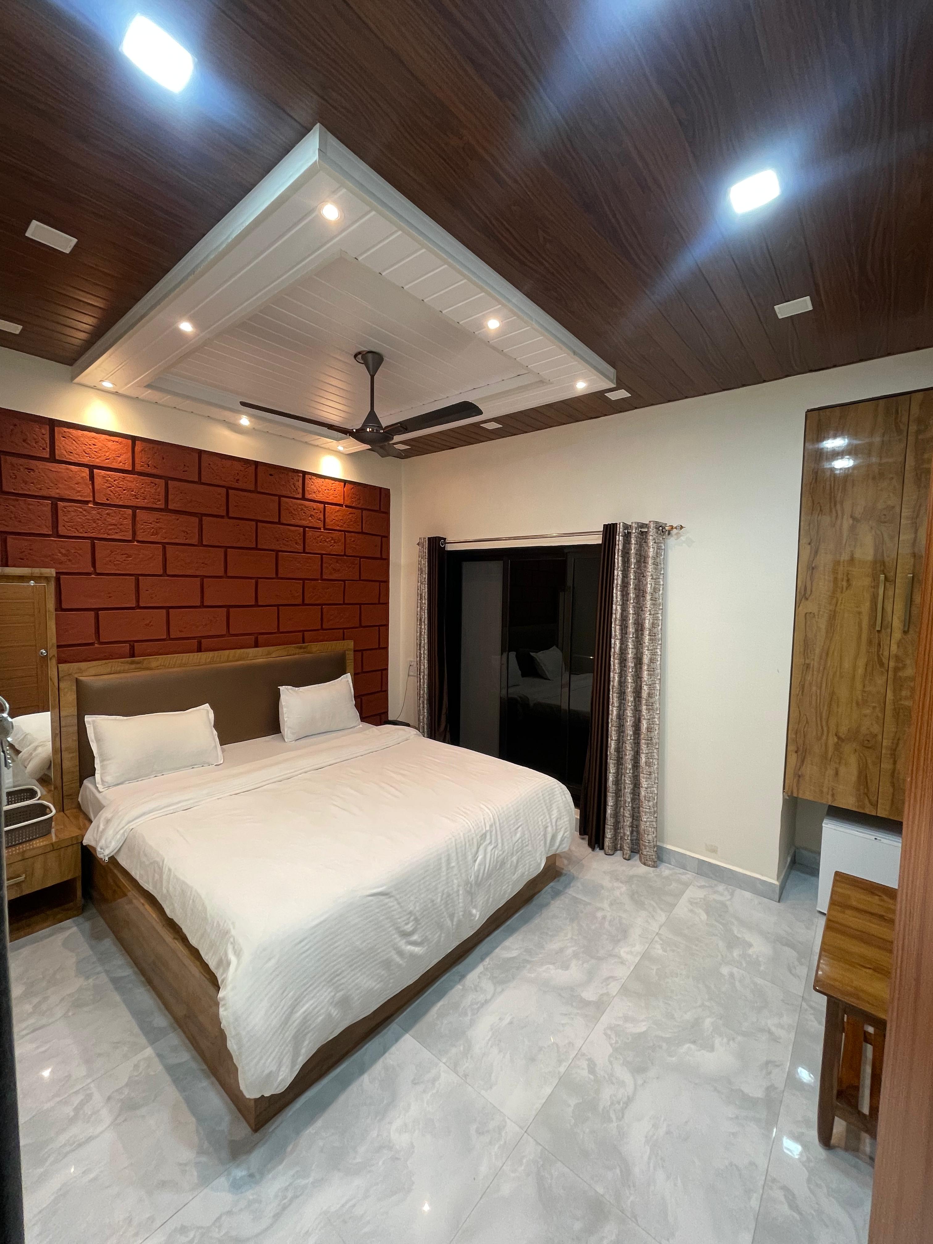 Super Deluxe AC Room 1