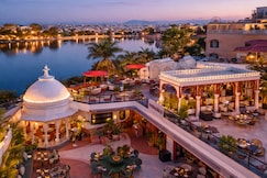 SWAROOP VILAS - LAKE FACING BOUTIQUE HOTEL, Aspur