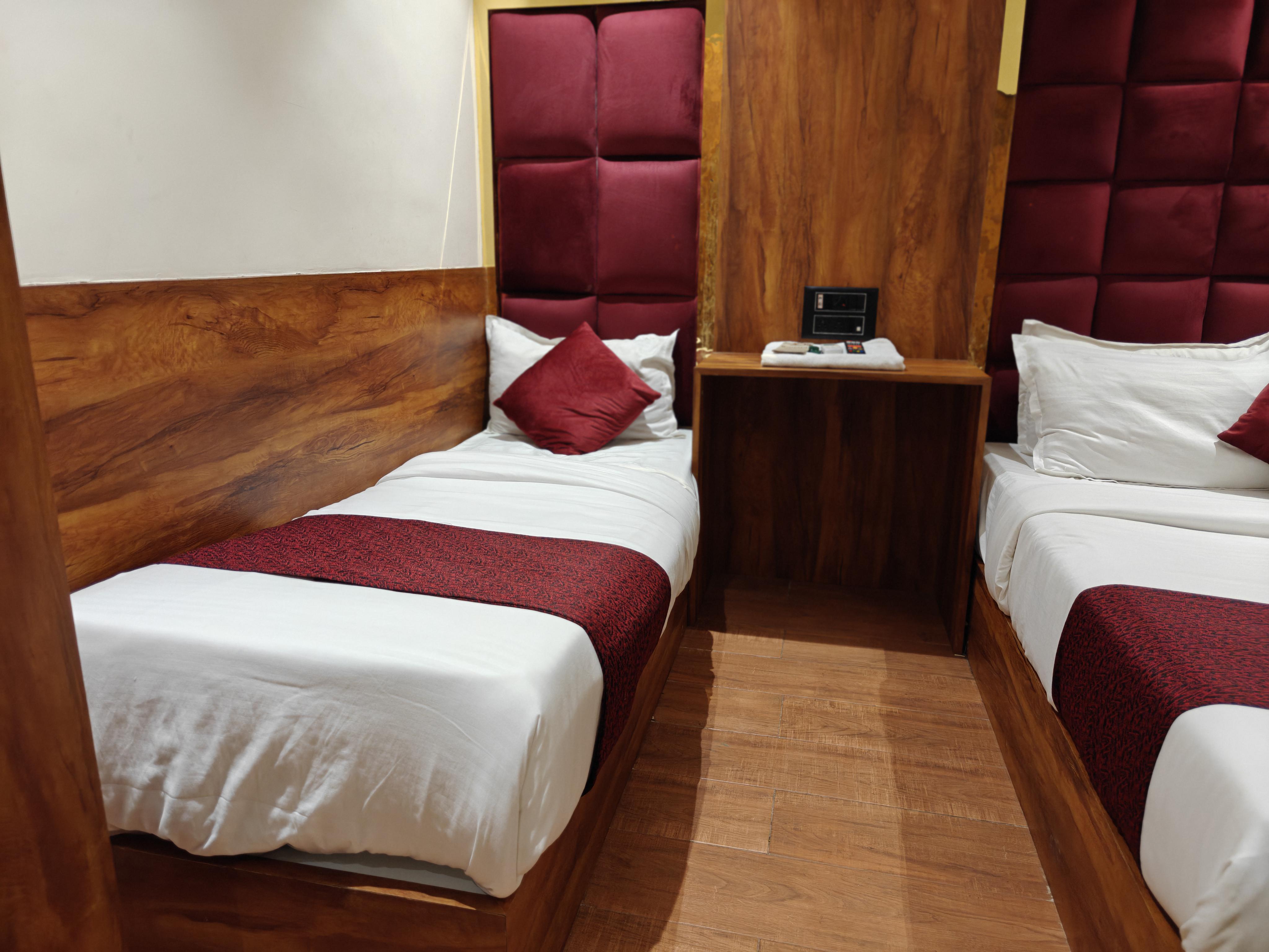 Hotel Sai Palace- Near Tata Memorial Hospital 4