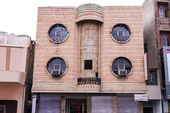 Hotel President, Mainpuri