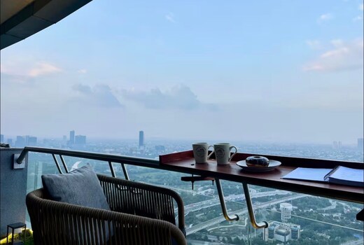 Lux Premium stay At Supernova Noida