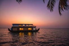 Cee Pee - Luxury Private Houseboats, Alleppey
