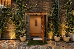 Pax And Opix Luxury Stays, Mussoorie