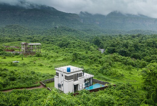 Parvata Vista by Soumil's Stays