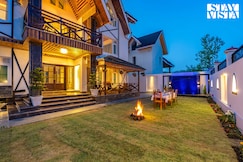 StayVista at Gauhar w/ Indoor Jacuzzi , Srinagar