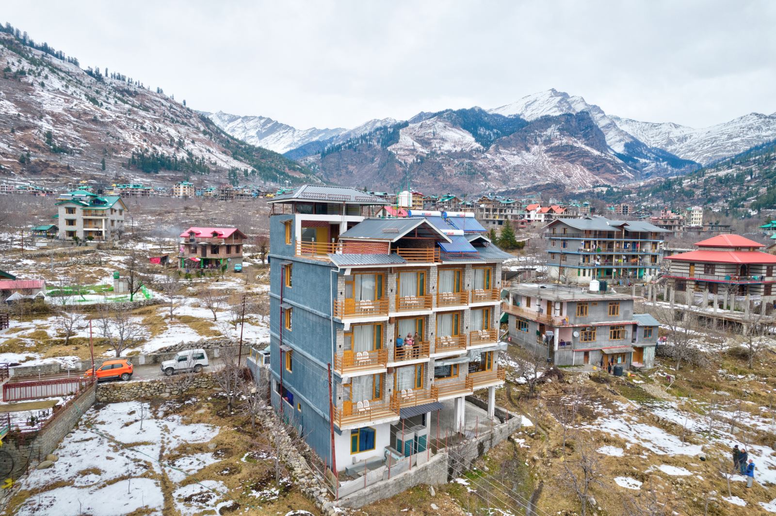 The Zima Resort (Centrally Heated and Mountain View) - Tap to explore photos