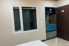 The highway memories resort and suites, Ujjain
