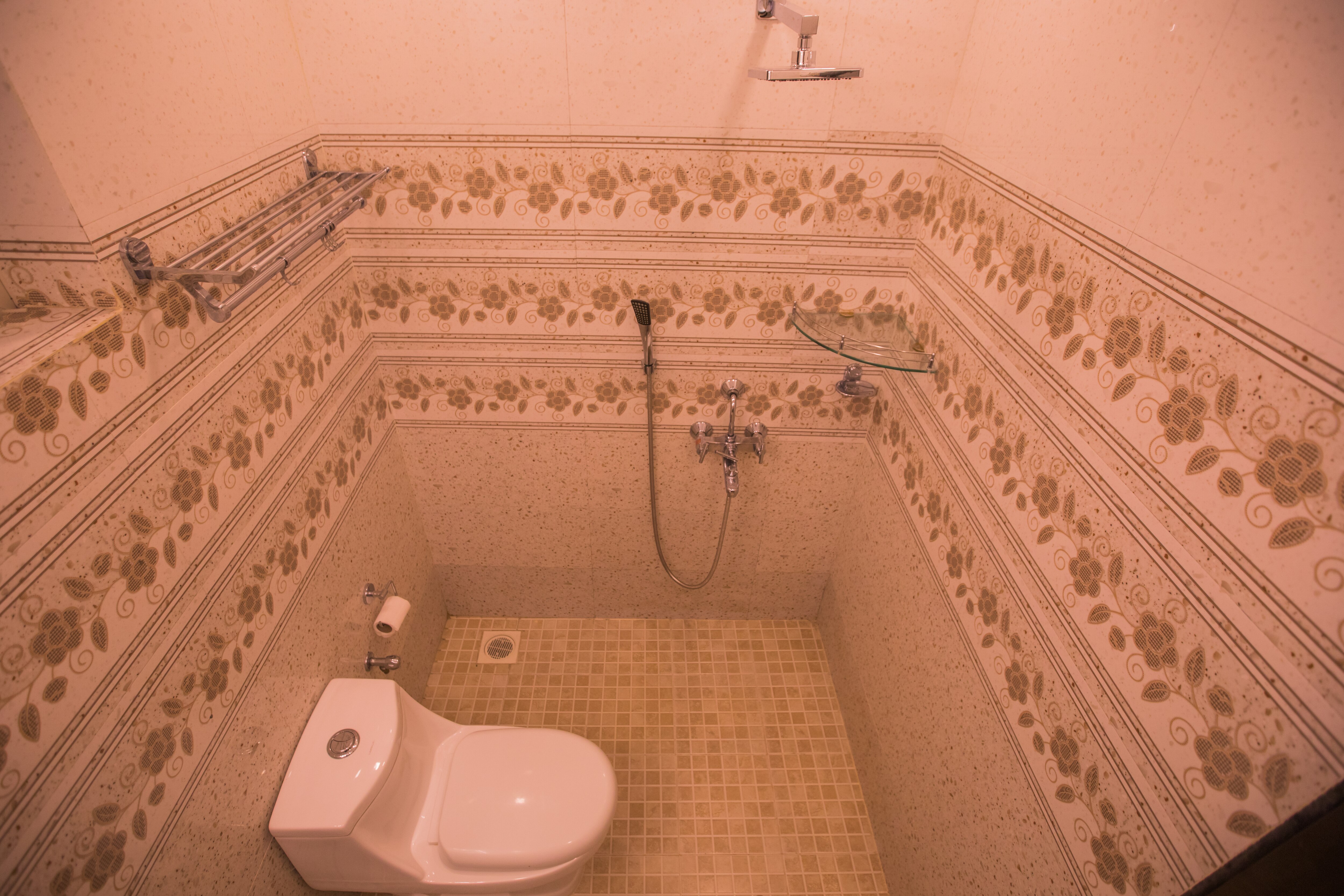 Pinnacle Blue Homestay | Rooms & Caretaker - Tap to explore photos
