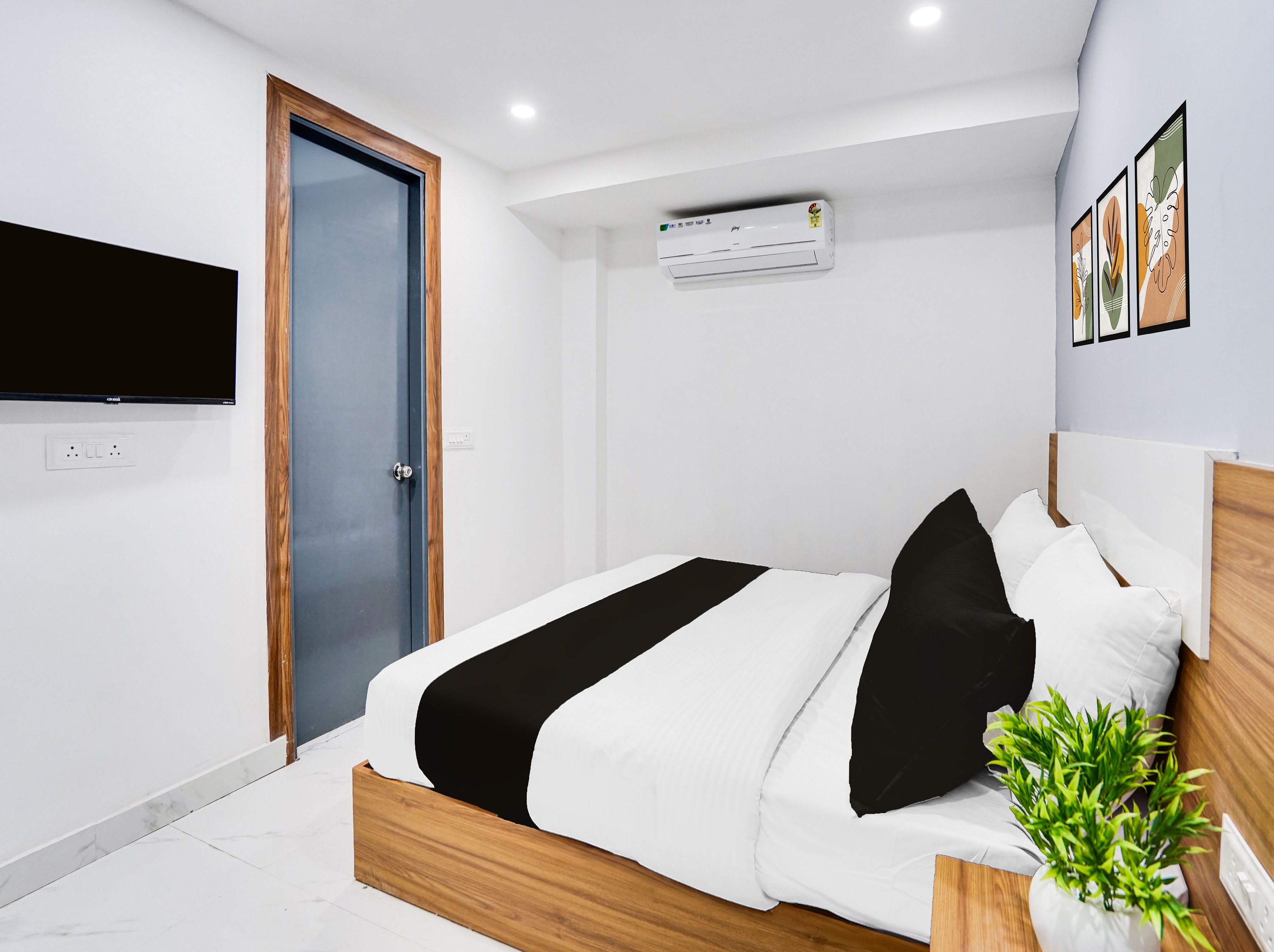 Super Townhouse Morden Town - Tap to explore photos