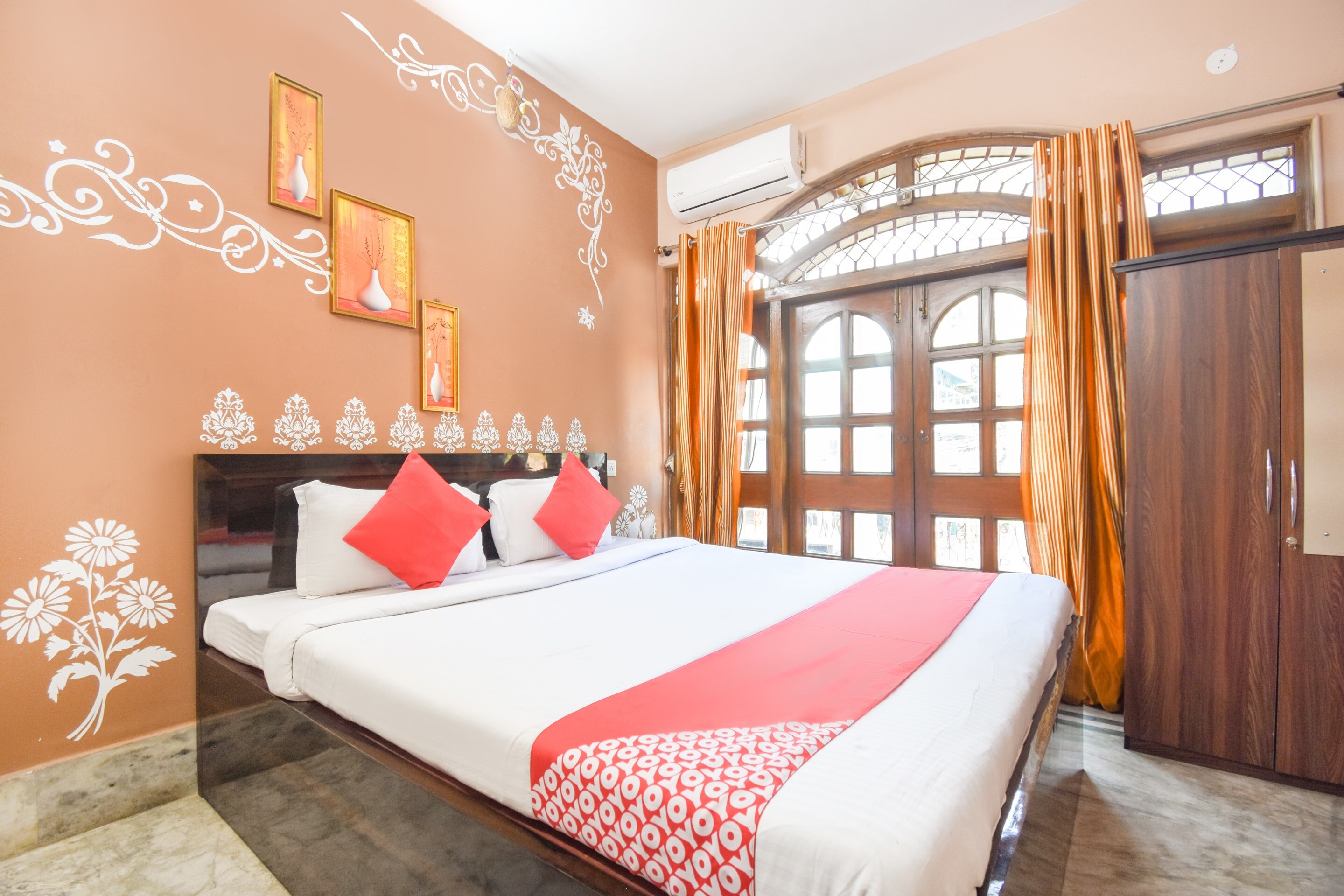 Hotel O Fantasy Stay Near City Centre Salt Lake - Tap to explore photos