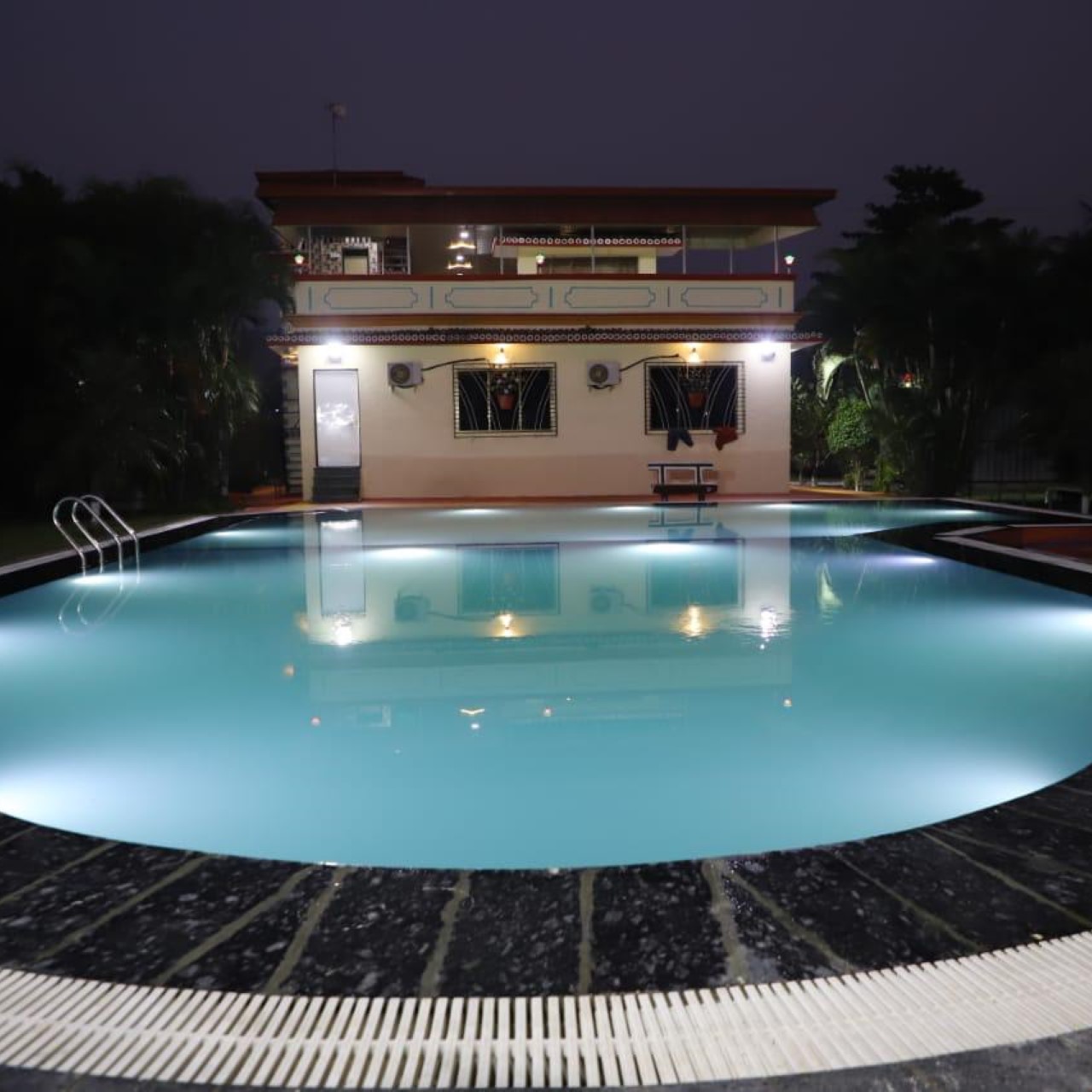 Bhagyesh farm - Karjat Farmhouse with Swimming Pool