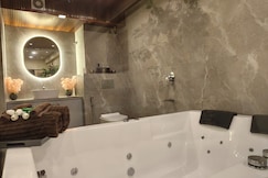 Casa Vita. Luxury stay with Double Seater Jacuzzi || Entire 1BHK, Kolkata