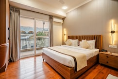 ROYAL STUDIO GOLF COURSE ROAD, Faridabad