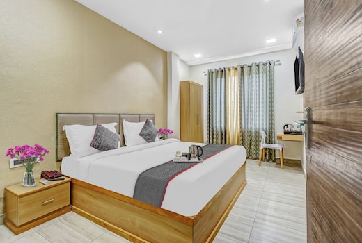 Townhouse Ekana Cricket Stadium Formerly Sunrise Regal