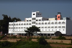 Hotel Mangalam, Kolhapur