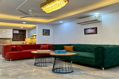 Infinity War 3BR w King Beds Patio, Delhi