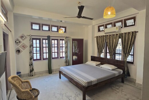 Castleton Apartment