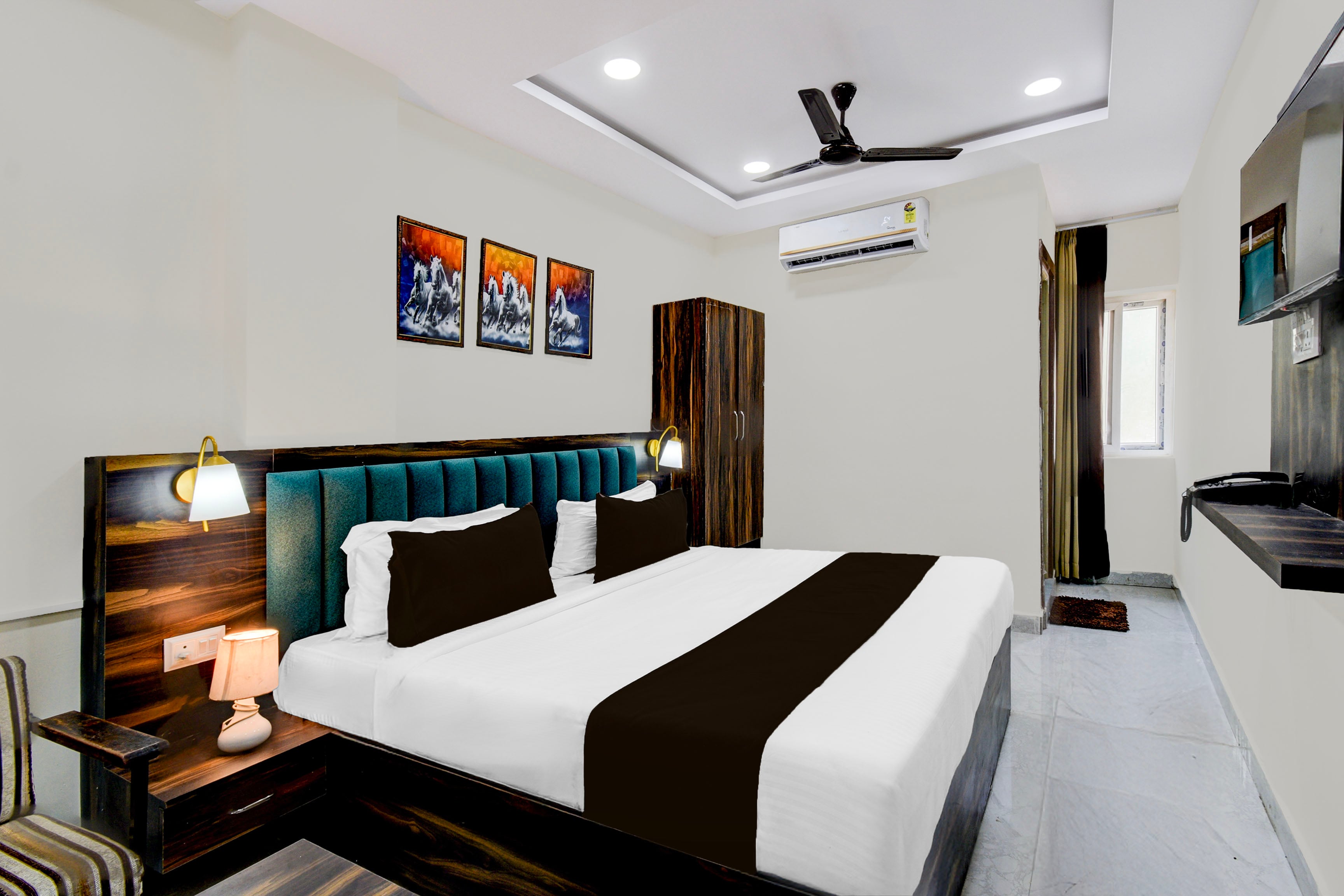 Super Hotel O PNR CONTINENTAL MOOSAPET - Tap to explore photos