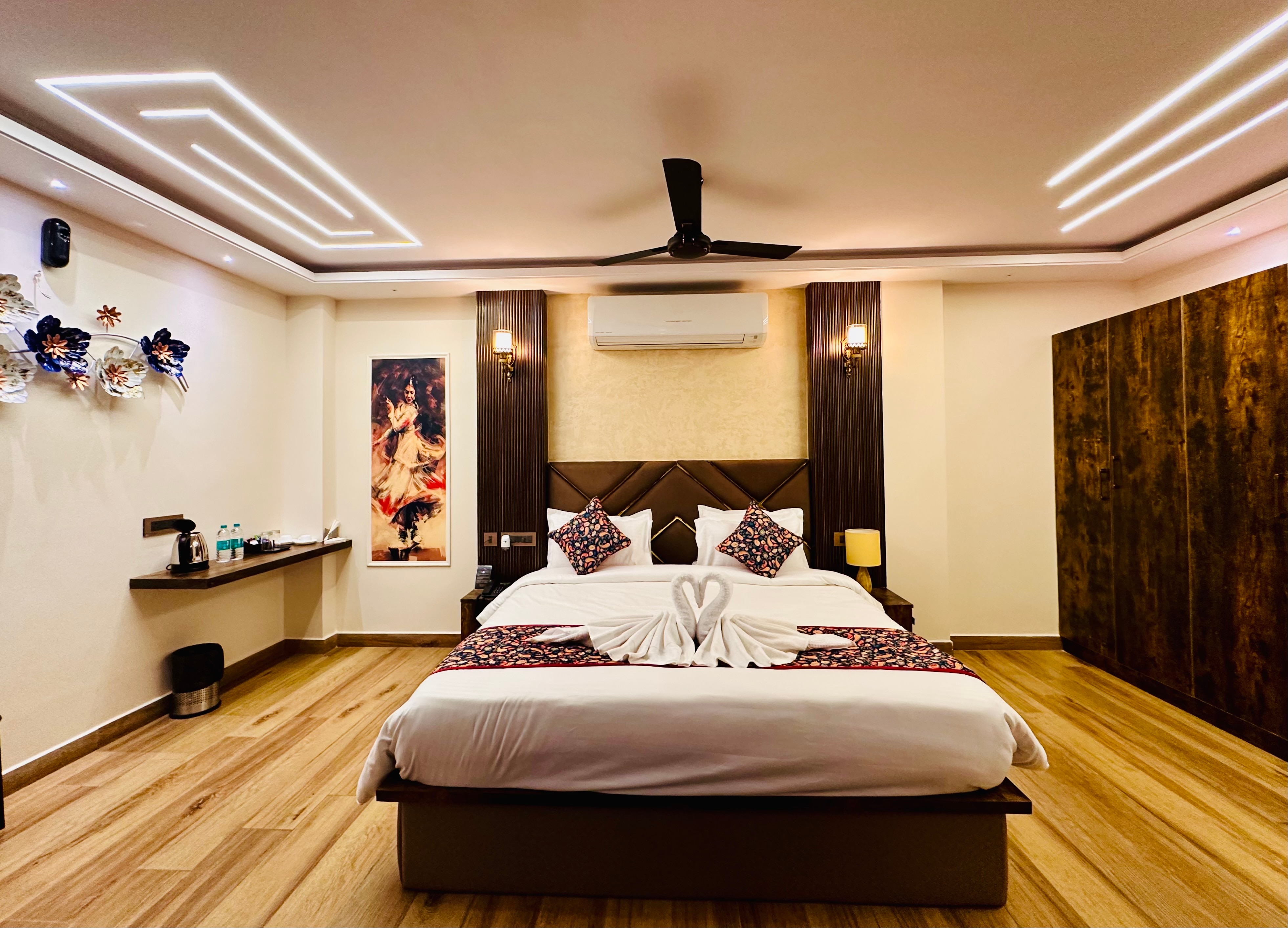 Dakshin Suites - Tap to explore photos