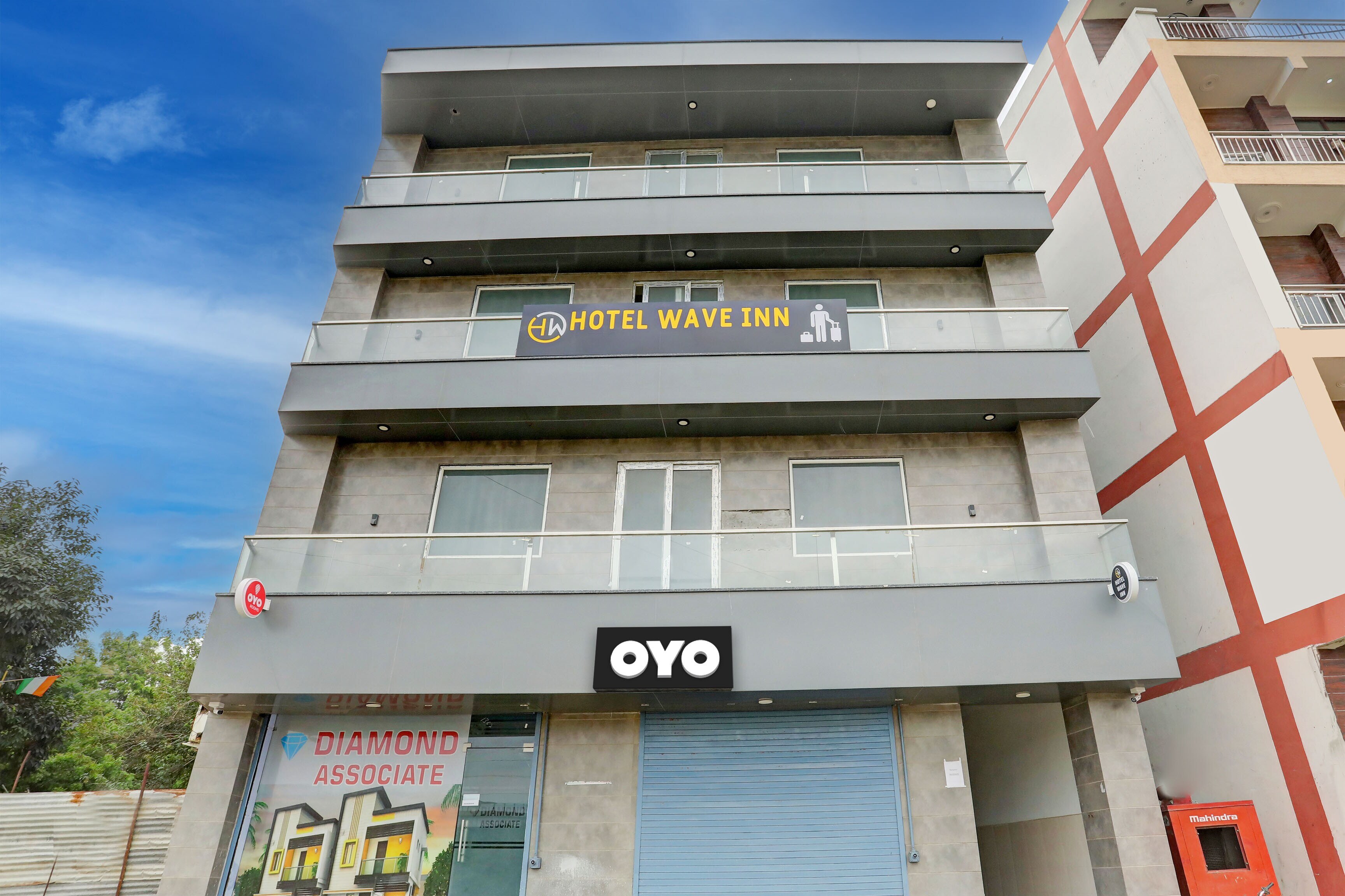 Hotel O Wave Inn - Tap to explore photos