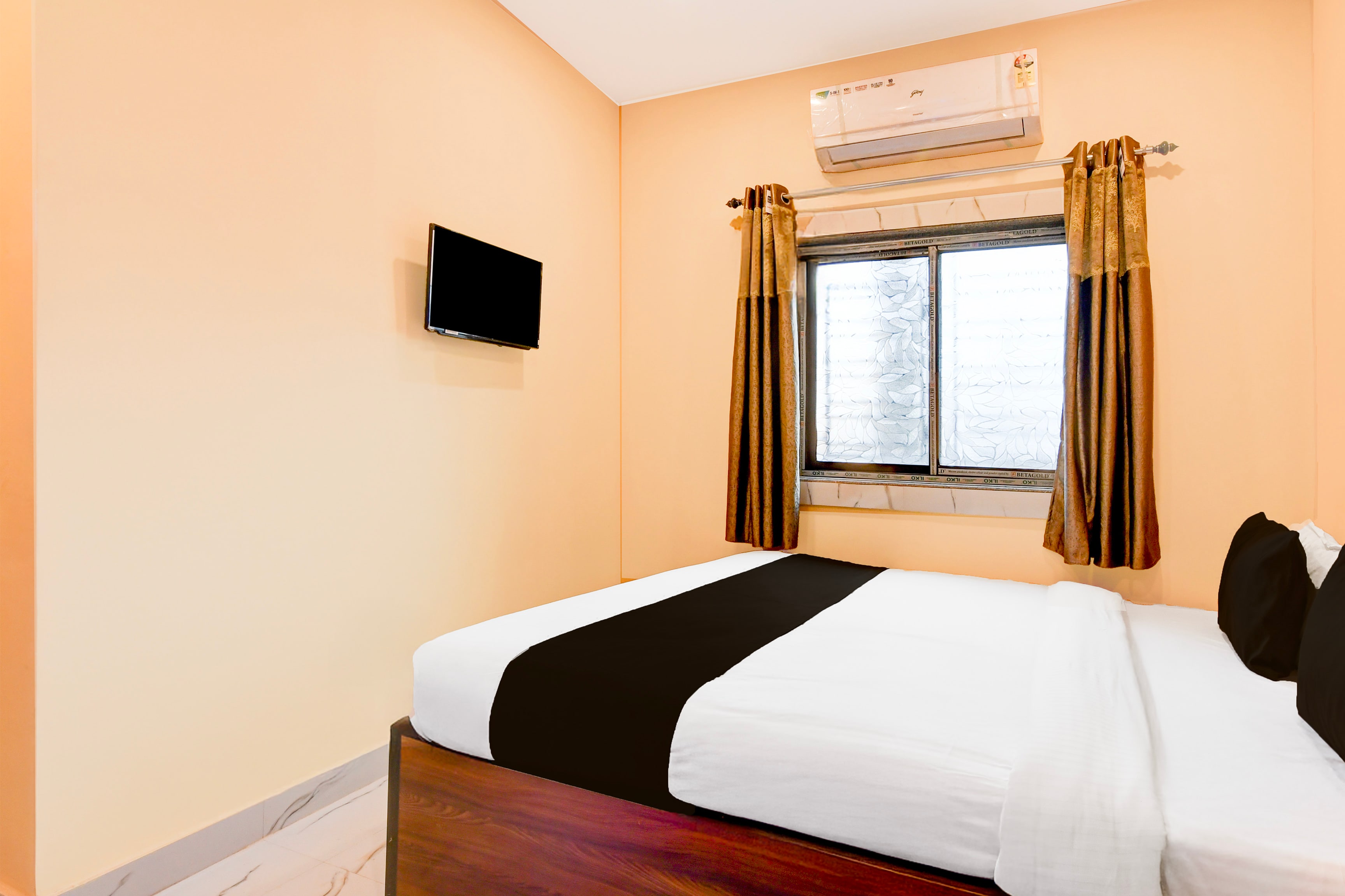 Hotel O Chowdhury Guest House - Tap to explore photos