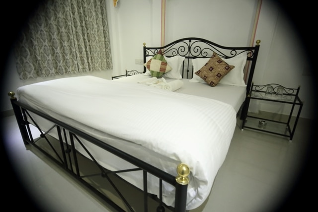Hotel Grand Minerwa - Tap to explore photos