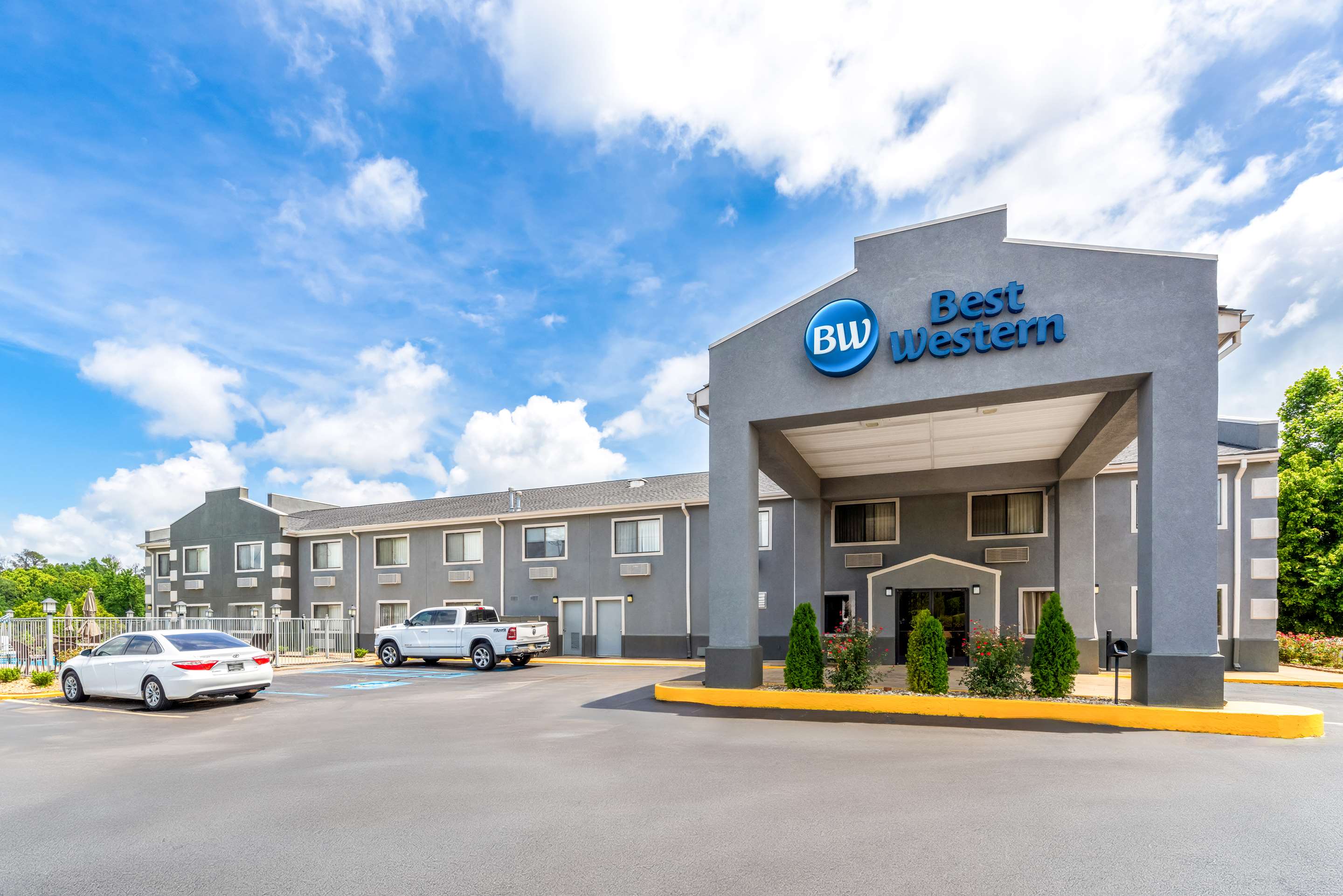Best Western Gateway Inn - Tap to explore photos